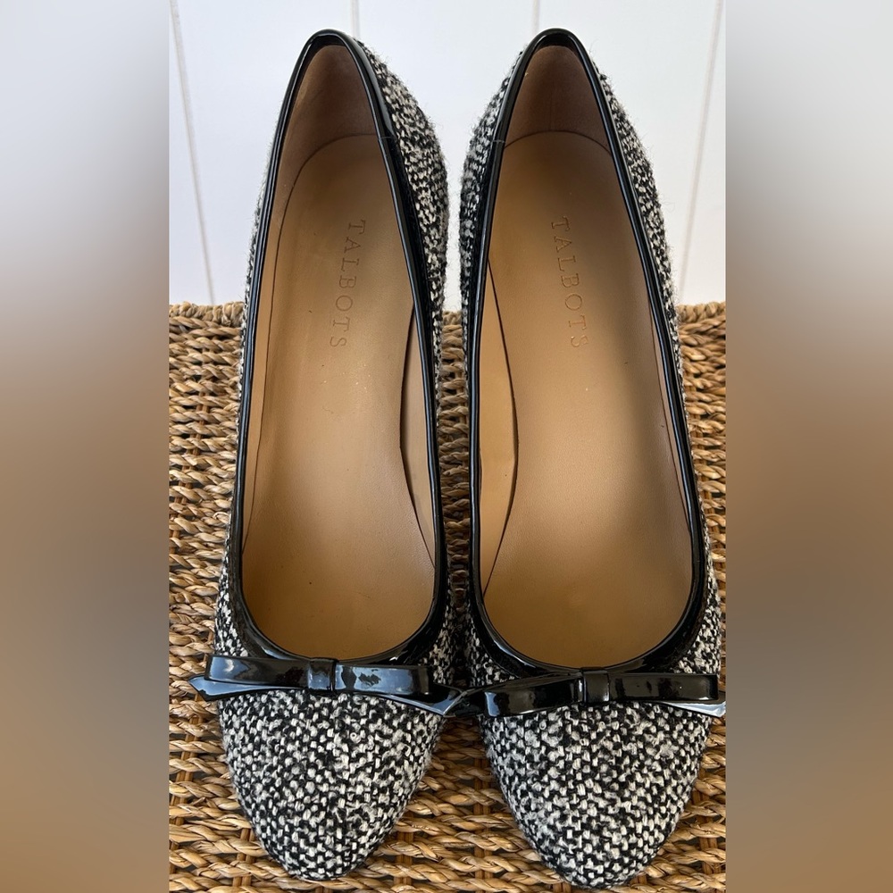 Talbots Aubrey Black & White Tweed Heels Bow Front Size 9.5M